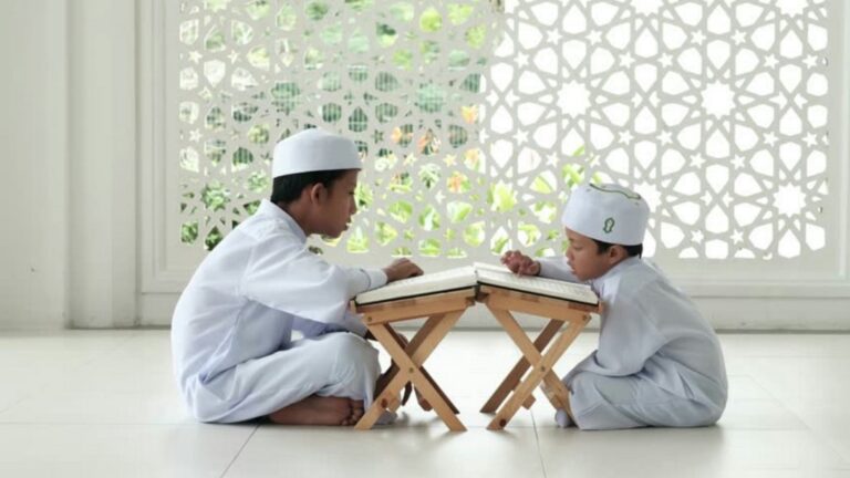 Guru Mengaji ke Rumah: 8 Soalan Penting Sebelum Pilih untuk Anak